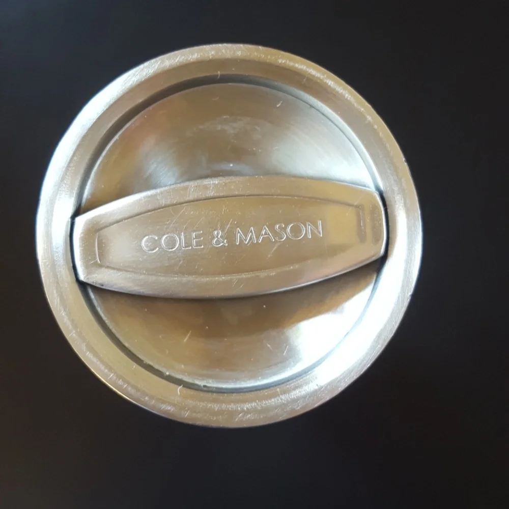 Cole & Mason salt mill EUC